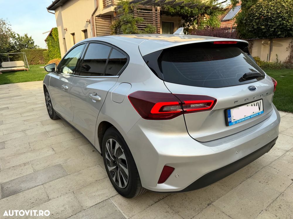 FORD Focus 2023 — imagine 7