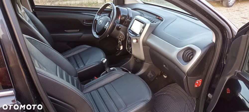 Toyota Aygo x-play touch - 30
