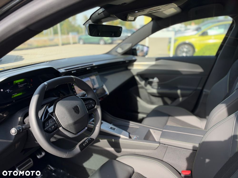 Peugeot 408 - 11