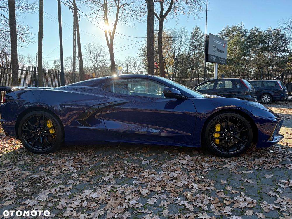 Chevrolet Corvette - 4