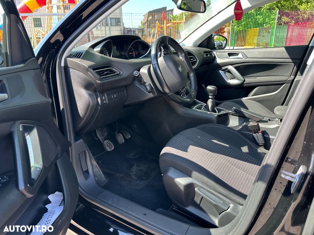 Peugeot 308 1.2 L PureTech Turbo S&S Active - 6