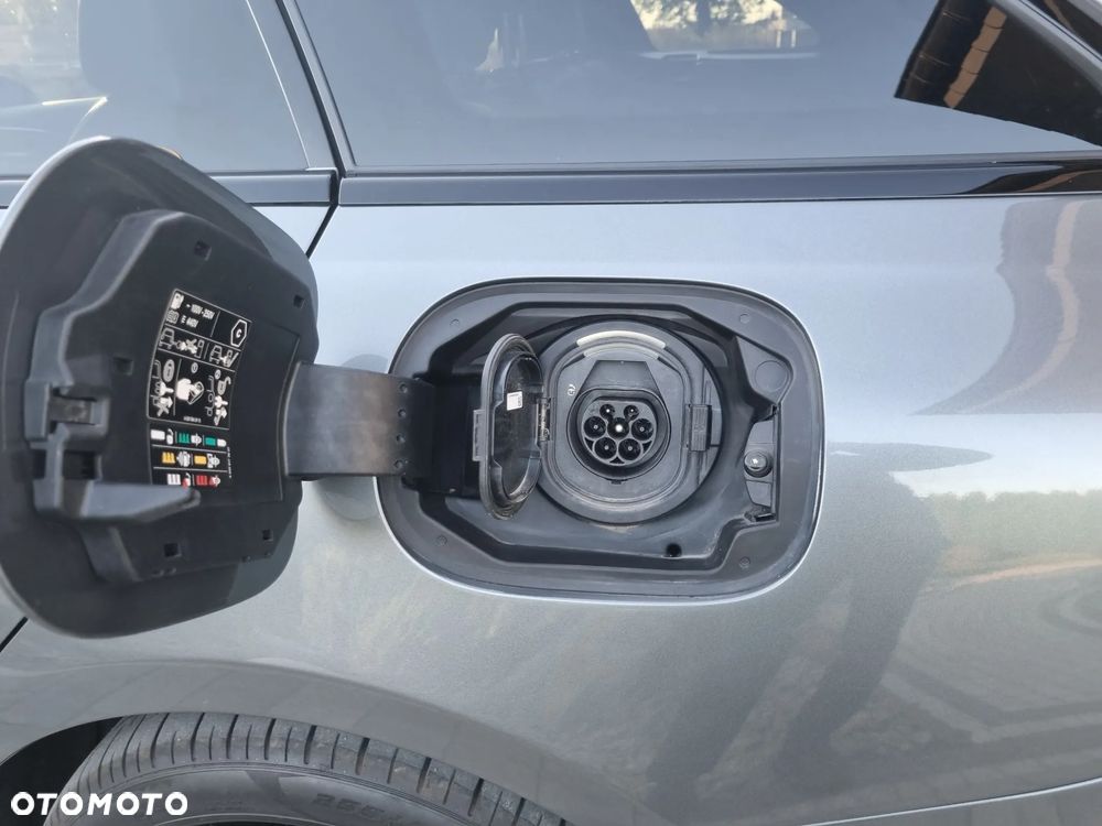 Mercedes-Benz Klasa C 300 e PHEV AMG - 8