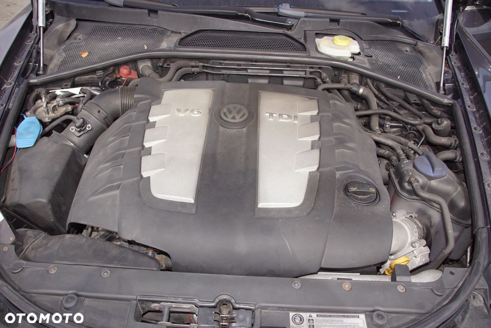 Auto na części 692106889 Volkswagen Phaeton lift 2014 3.0 tdi CEXB 240 km lakier LR7W wersja nie long maska zderzak radio lampy fotele grill drzwi  deska poduszka led - 3