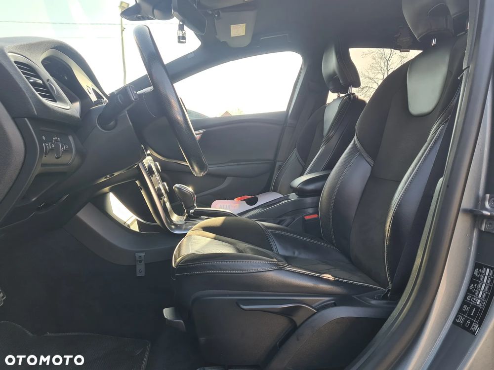 Volvo V40 D3 Drive-E R-Design Kinetic - 17