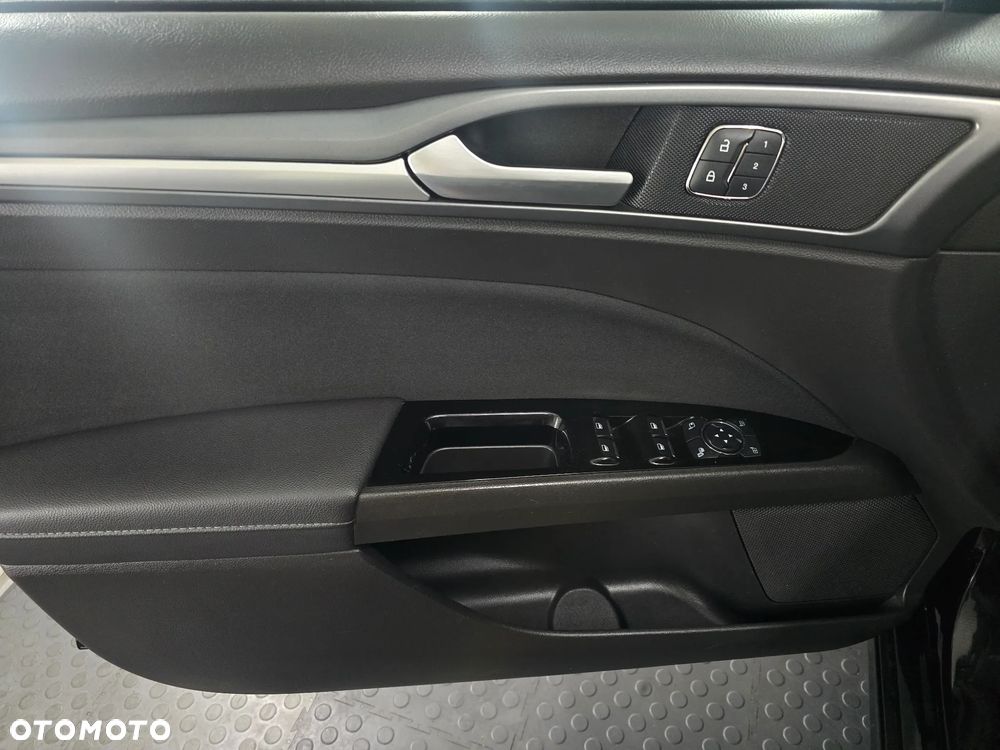 Ford Mondeo - 8