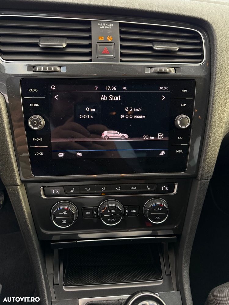 Volkswagen Golf - 6