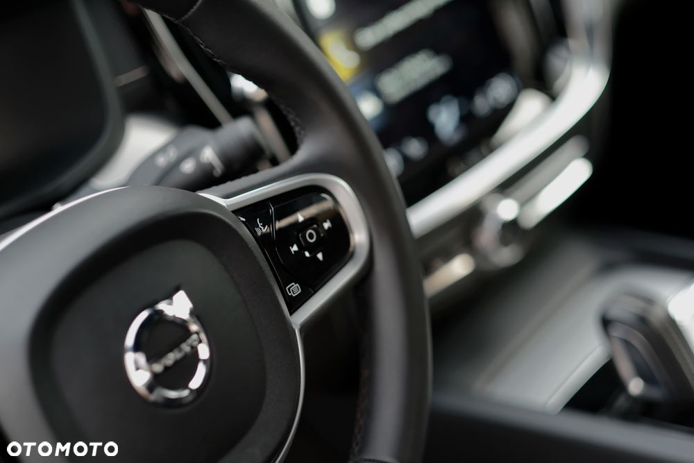 Volvo S60 T5 AWD R-Design - 27