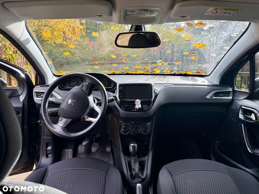 Peugeot 208 - 4