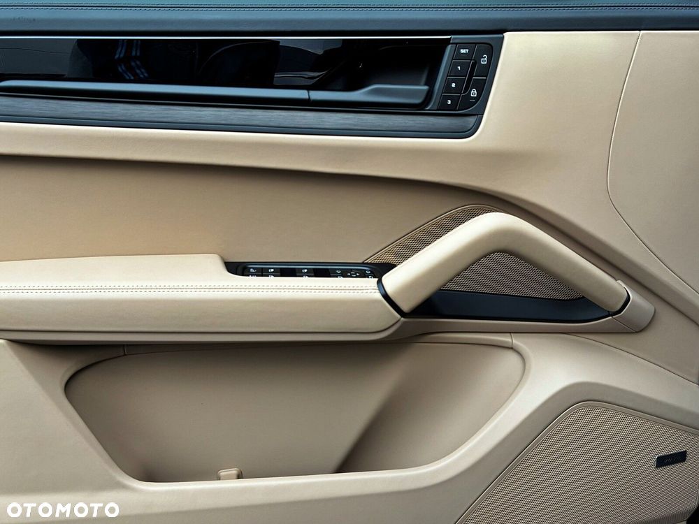 Porsche Cayenne - 14