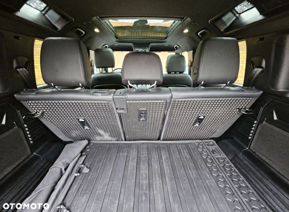 Land Rover Defender - 5