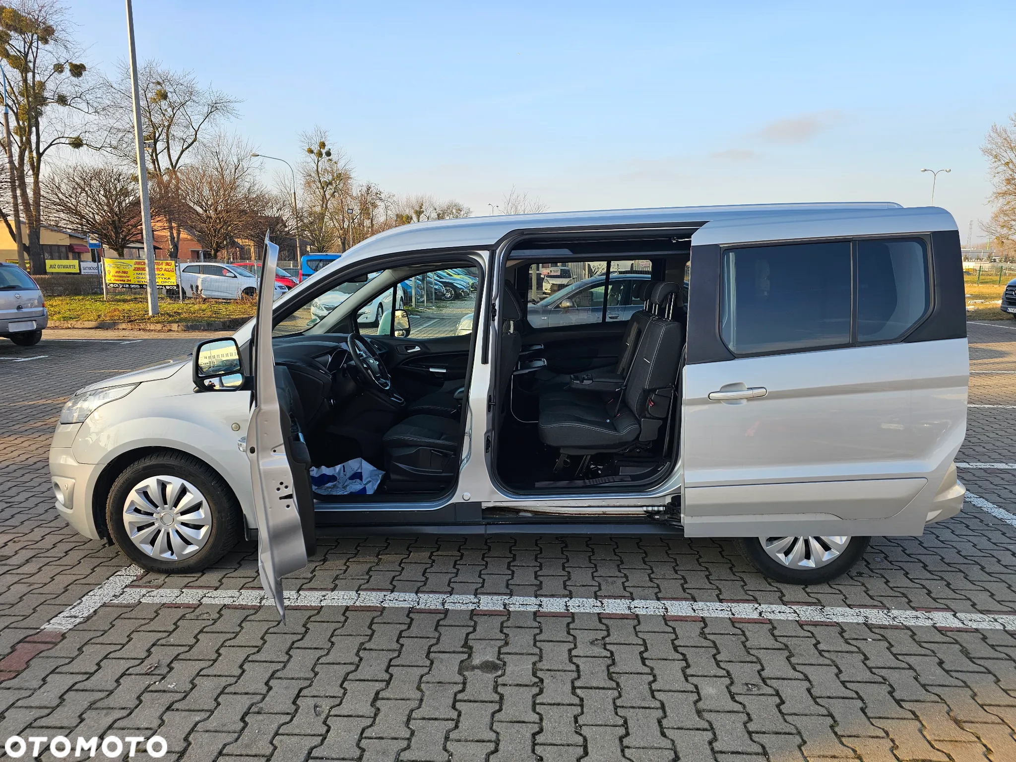 Ford Tourneo Connect Grand - 18
