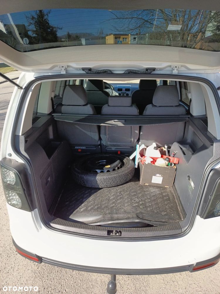 Volkswagen Touran 1.6 Cross - 9