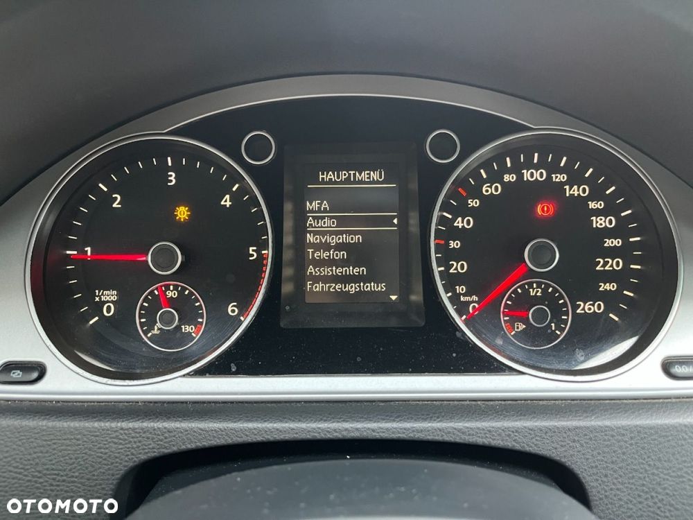 Volkswagen Passat - 10