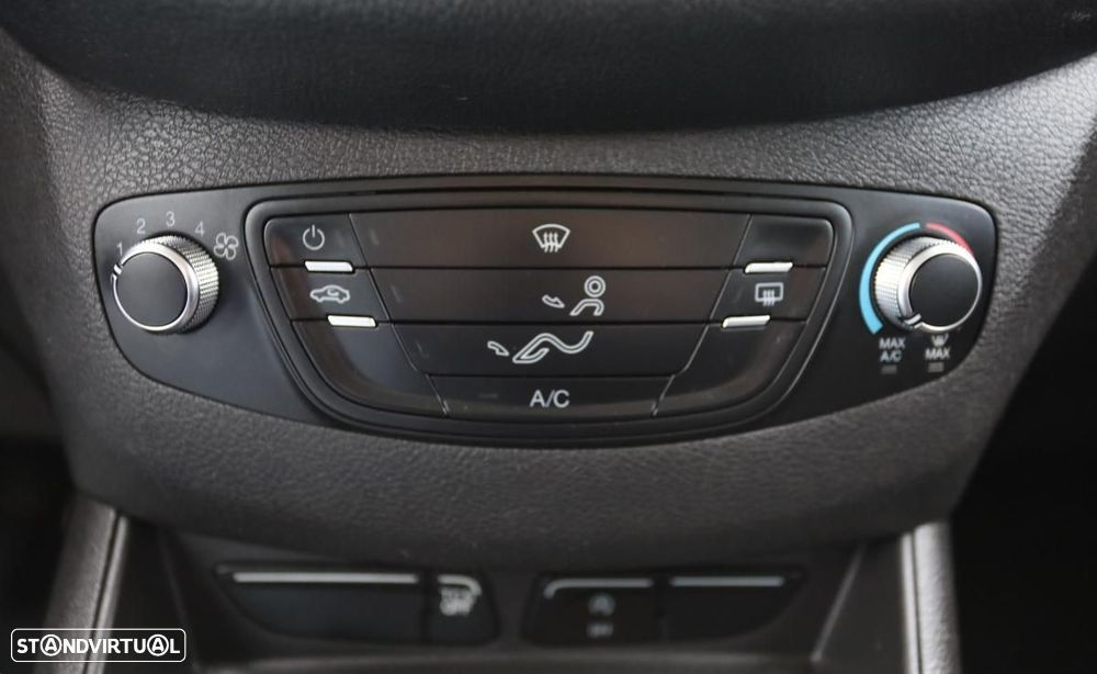 Ford Transit Courier - 10