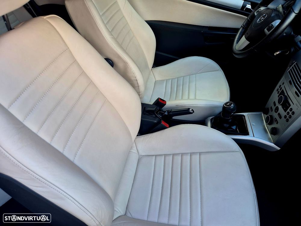 Opel Astra GTC 1.9 CDTI DPF Sport - 34