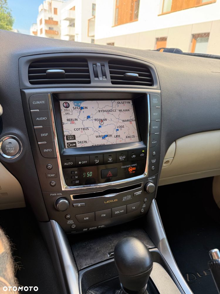 Lexus IS 220 D Prestige - 14