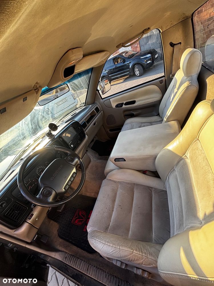 Dodge RAM 3500 5.9 - 15