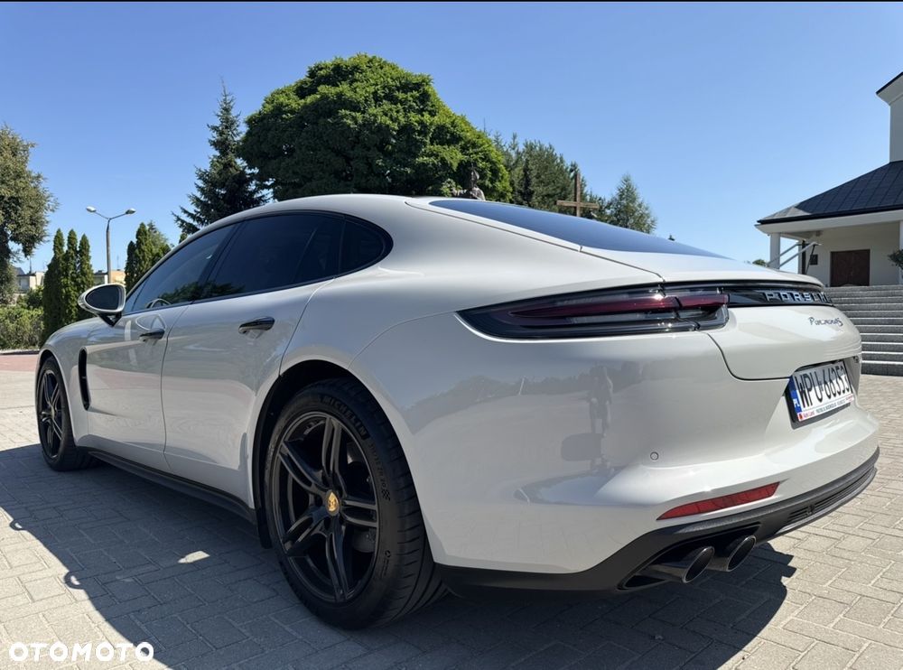 Porsche Panamera 4 - 3