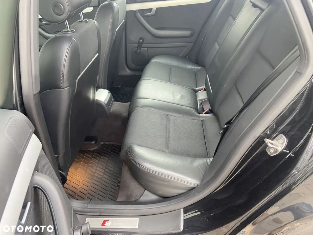 Audi A4 Limousine - 17