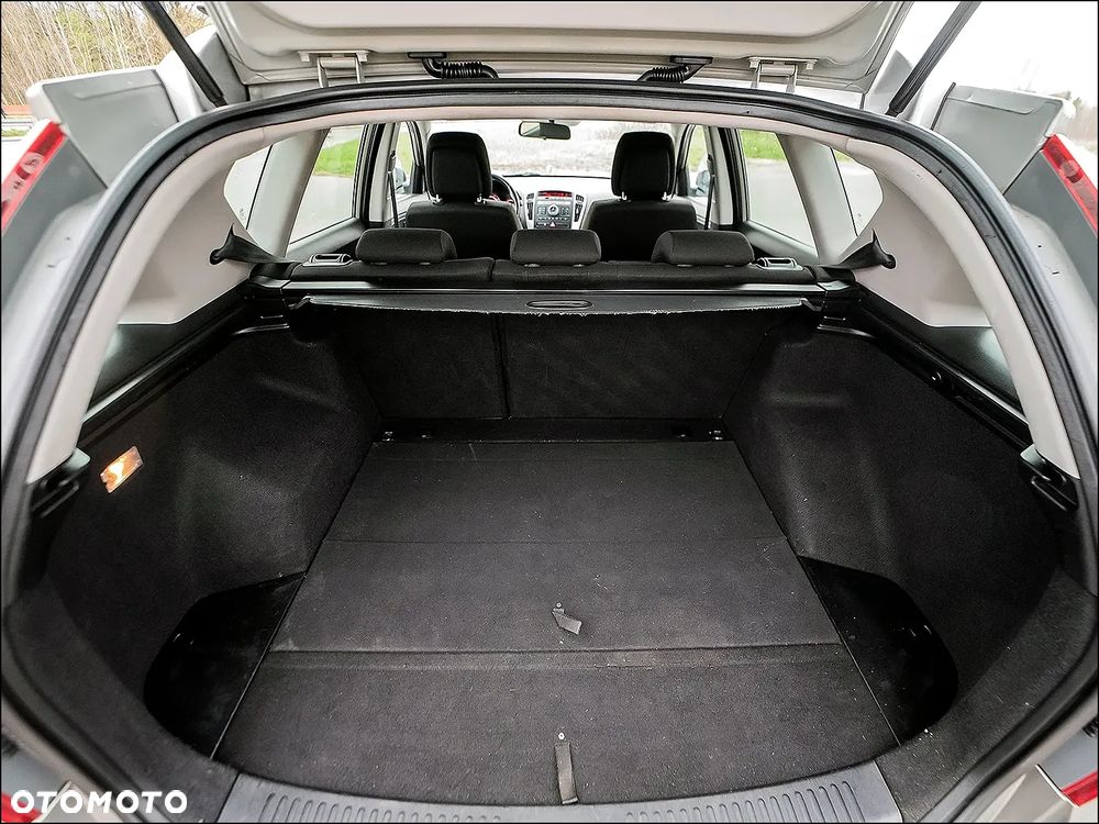 Kia Ceed - 36