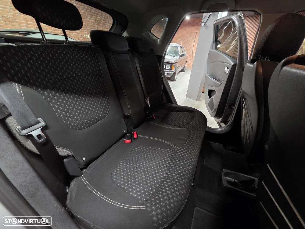 Renault Captur 1.5 dCi Exclusive - 19