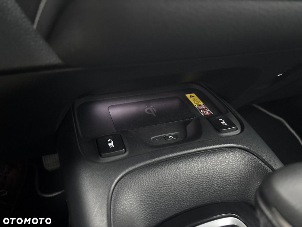 Toyota Corolla 1.8 Hybrid Style - 24