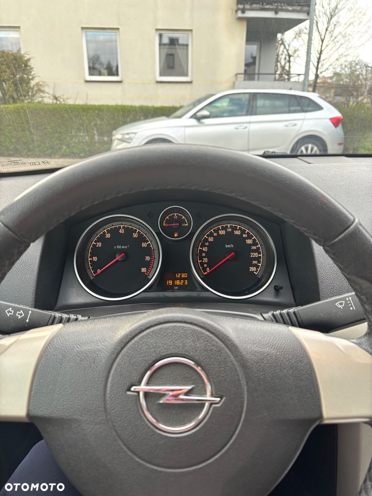 Opel Astra - 11