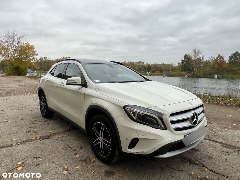Mercedes-Benz GLA - 14