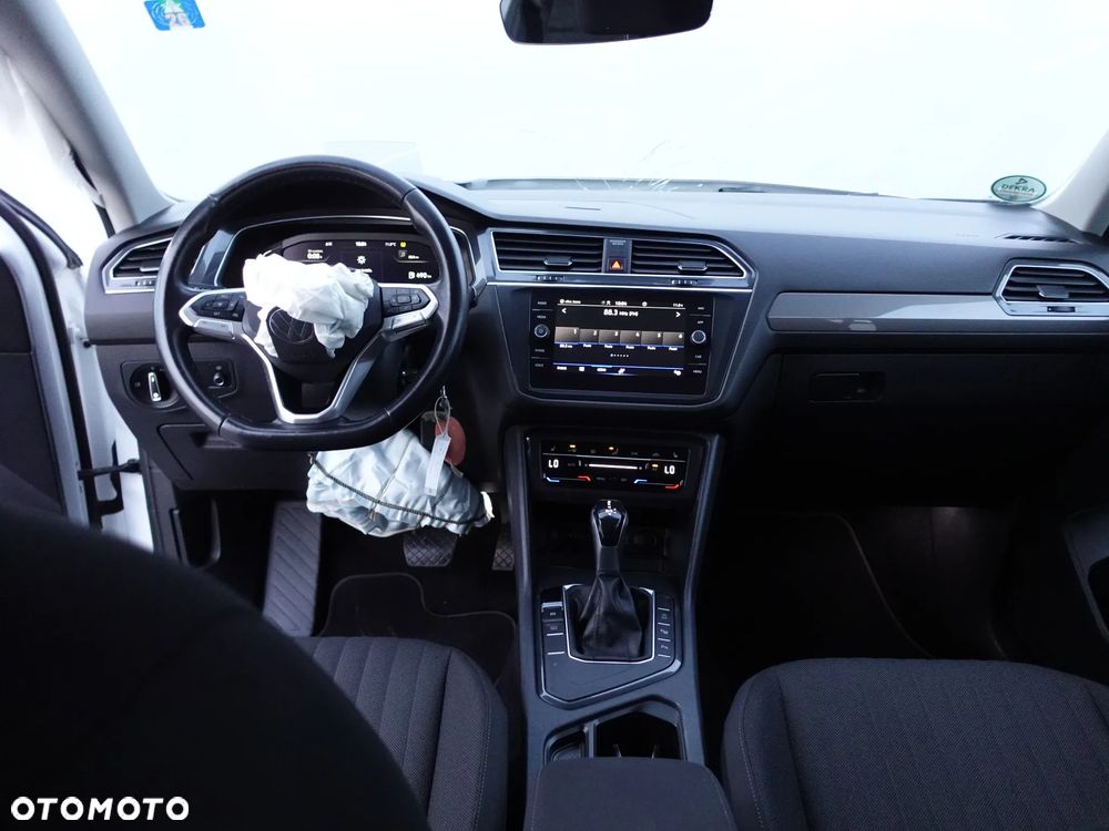 Volkswagen Tiguan - 8