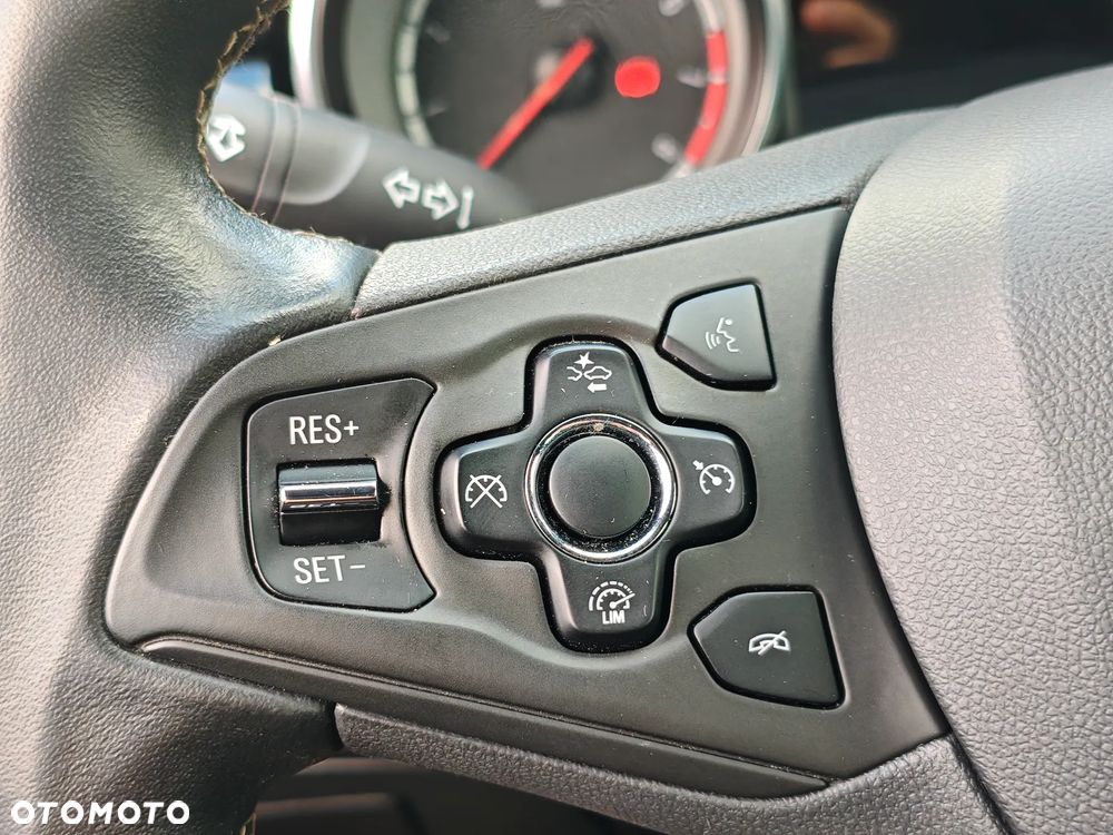 Opel Astra 1.4 T Elite - 19