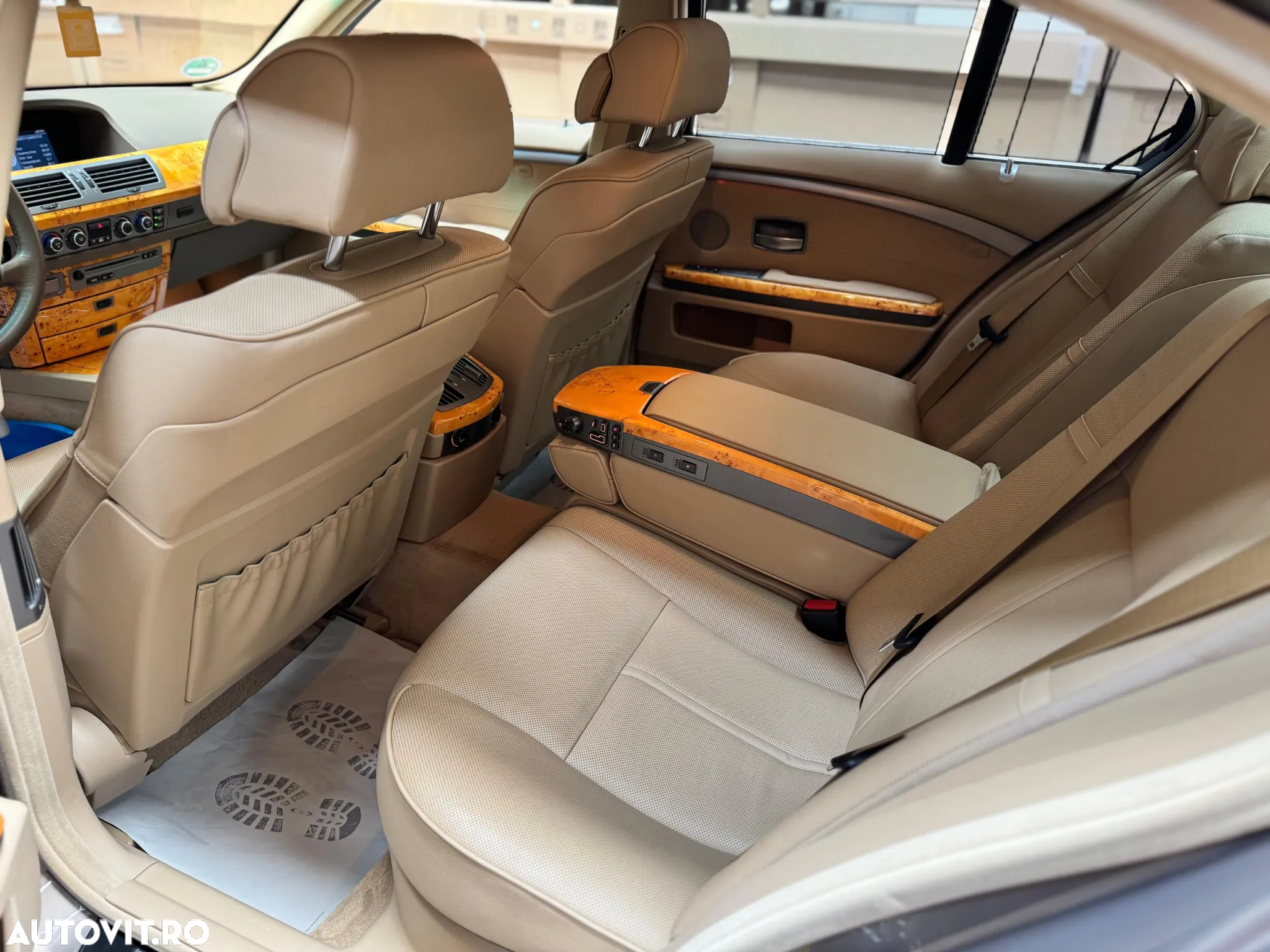 BMW Seria 7 745d - 18