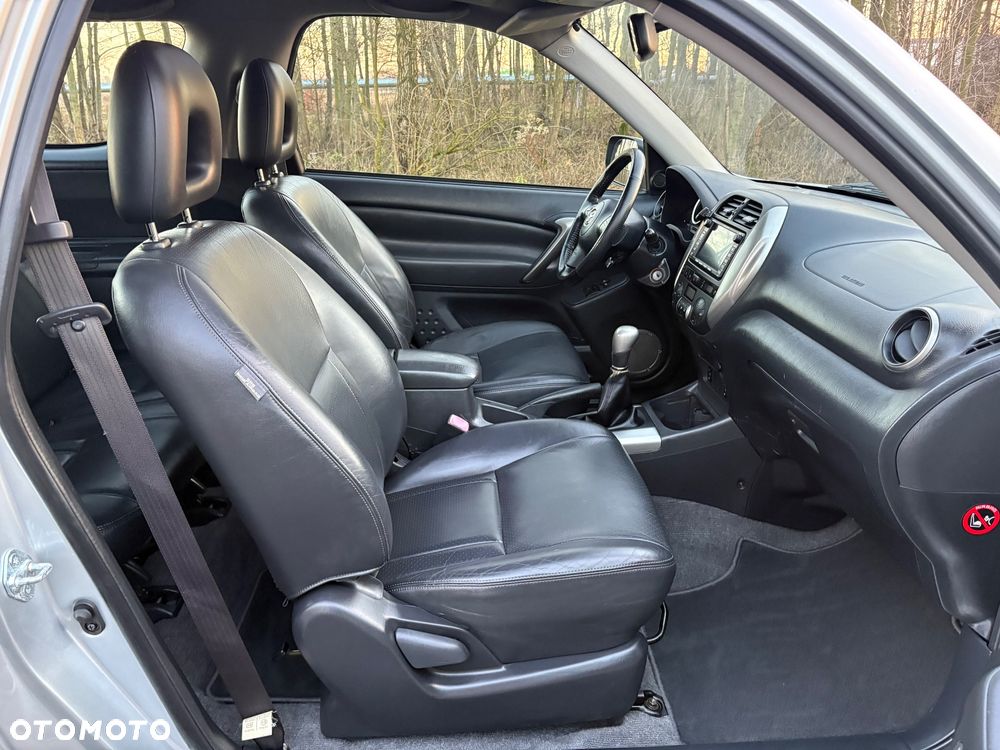 Toyota RAV4 4x4 Executive - 16