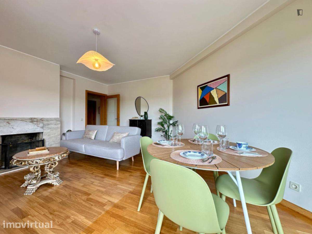 Apartamento com 1 quartos - localizado em Valbom Porto - Grande imagem: 3/15