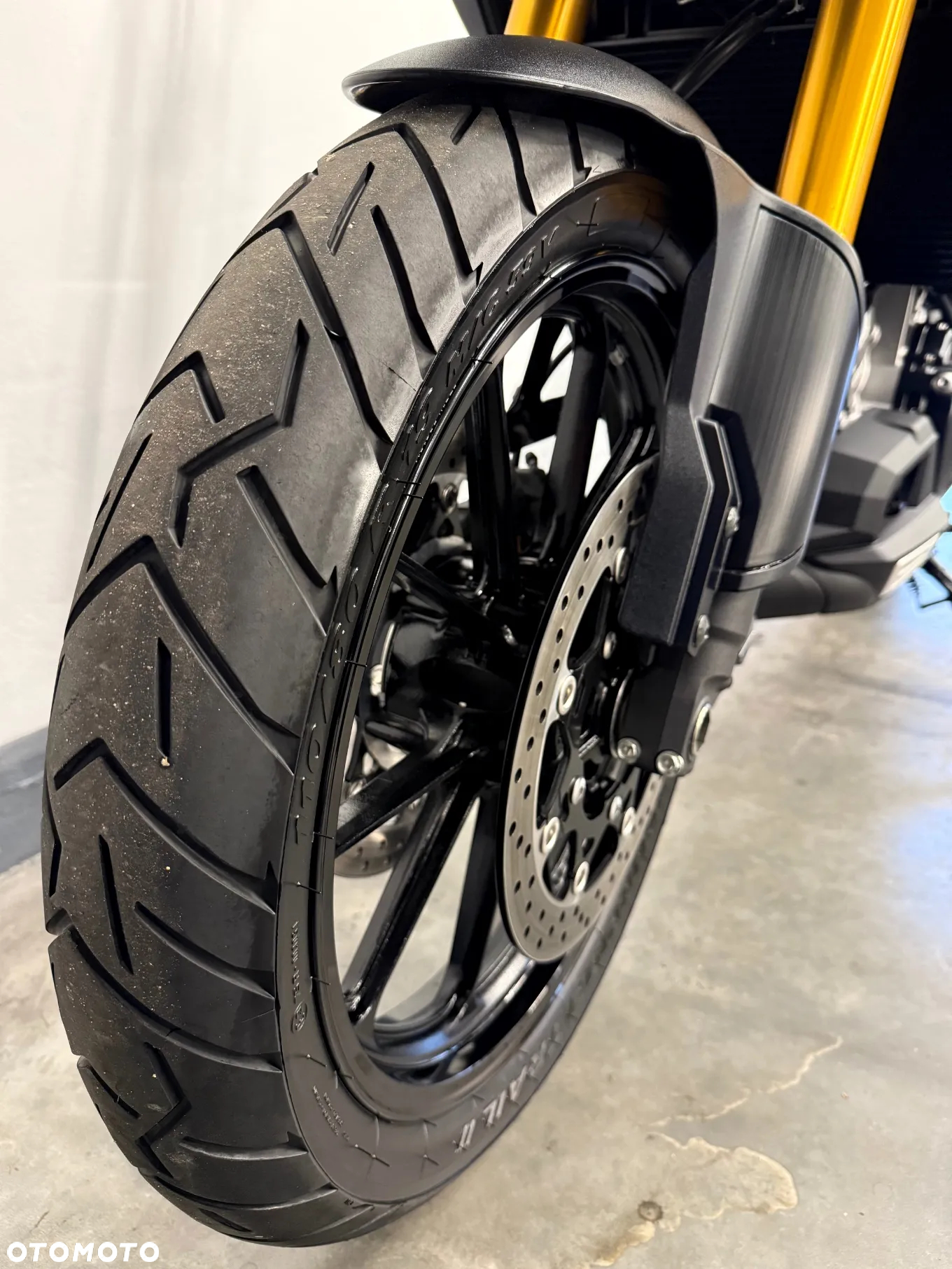 Suzuki V-STROM - 13