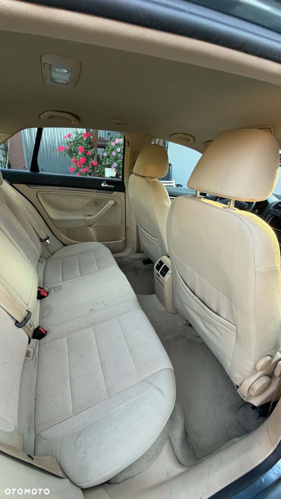 Volkswagen Jetta 1.9 TDI Trendline - 8
