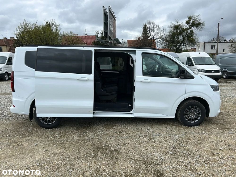 Volkswagen Caravelle - 9