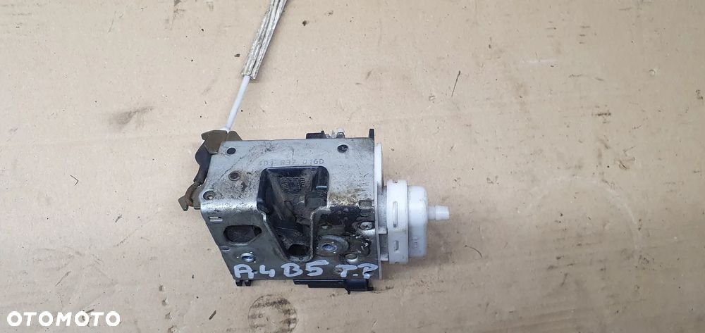 Zamek prawy przód Audi A4 B5 4D1837016D - 2