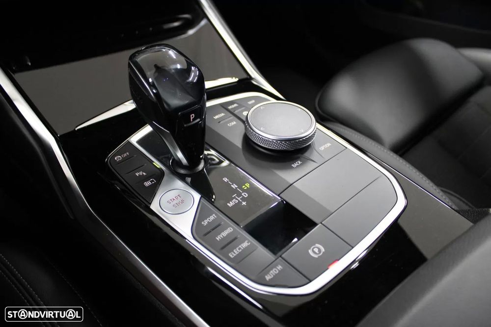 BMW 320 e Corporate Edition Auto — fotografia 20