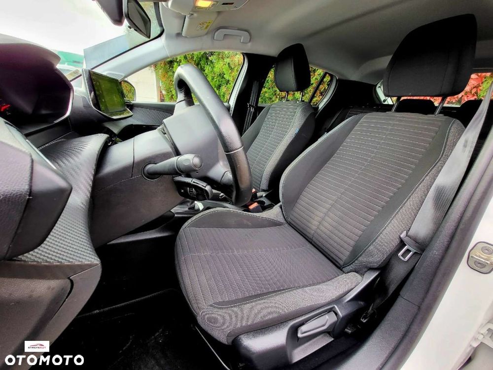 Peugeot 208 - 5