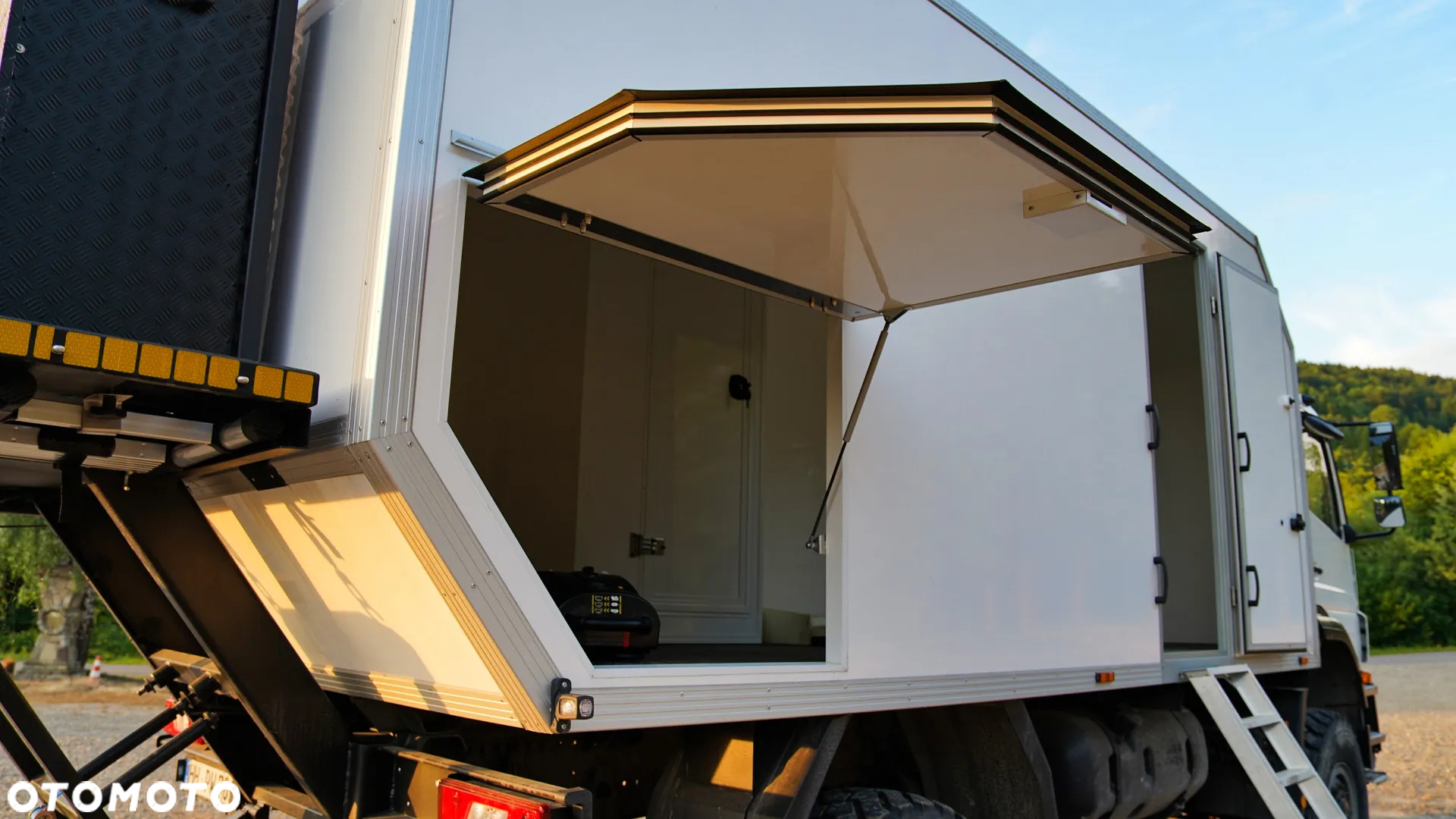 Mercedes-Benz Axor 1828 4x4 - 11