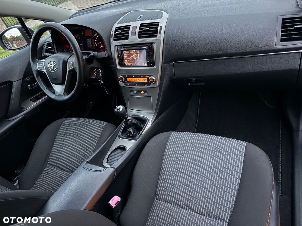 Toyota Avensis 2.0 D-4D Sol Premium - 24