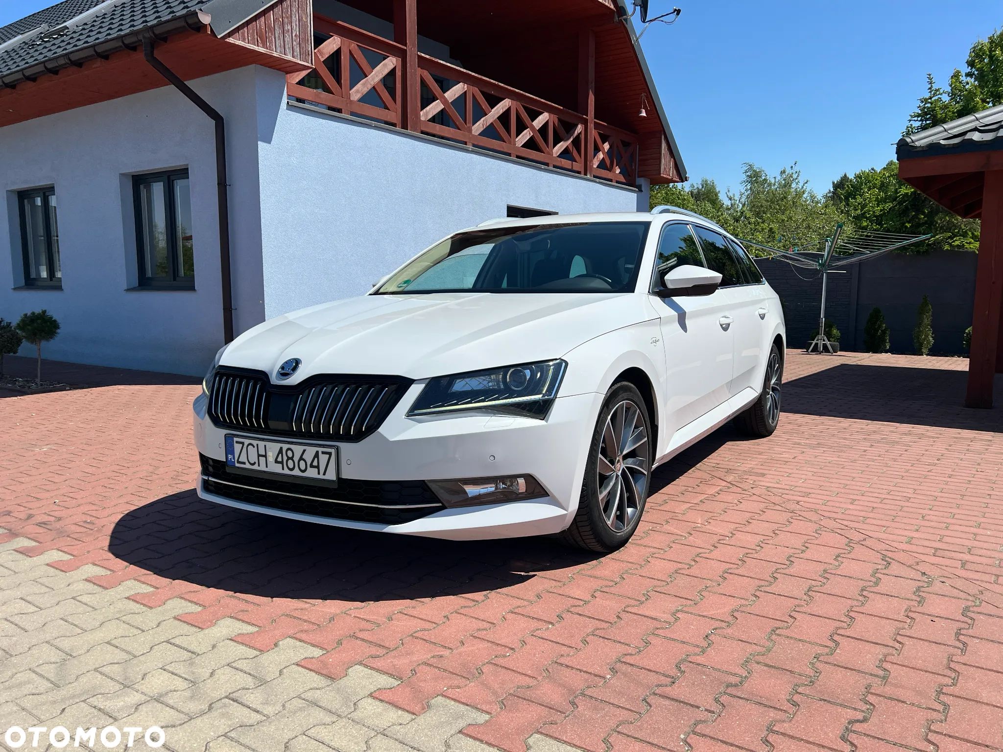 Skoda Superb Combi 2.0 TDI DSG L&K - 1