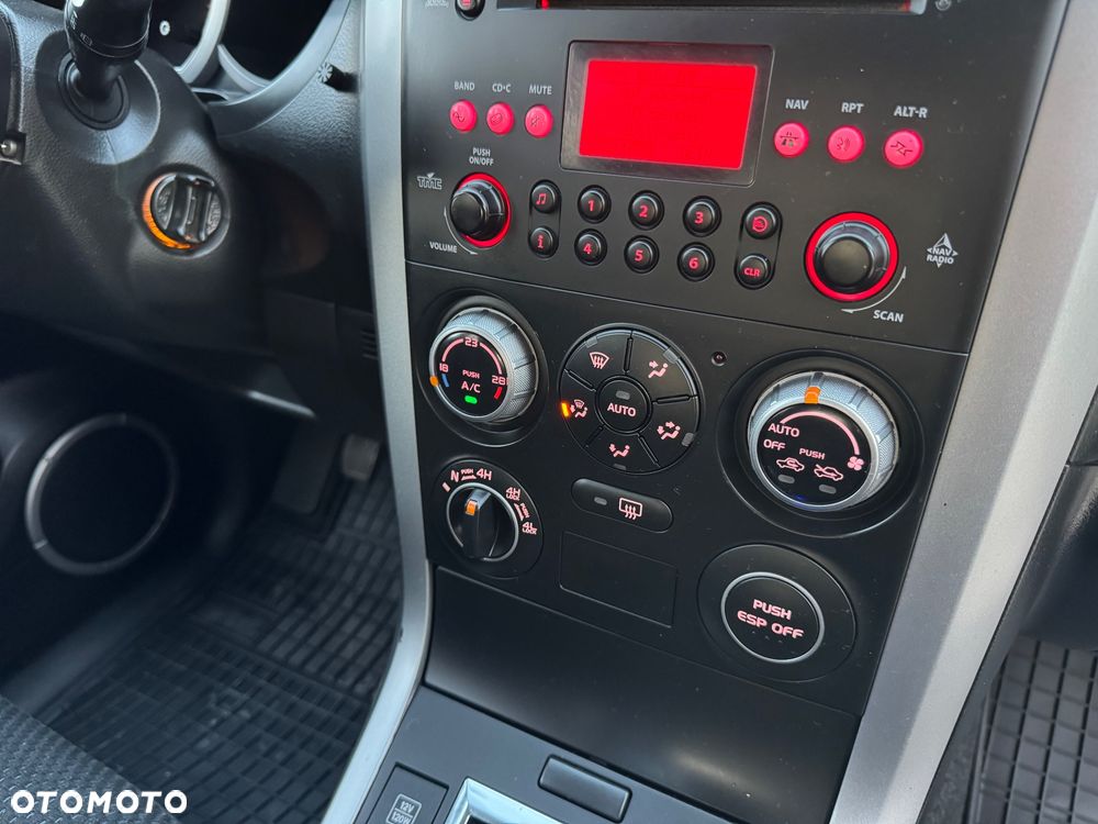 Suzuki Grand Vitara 2.0 Comfort Family - 33