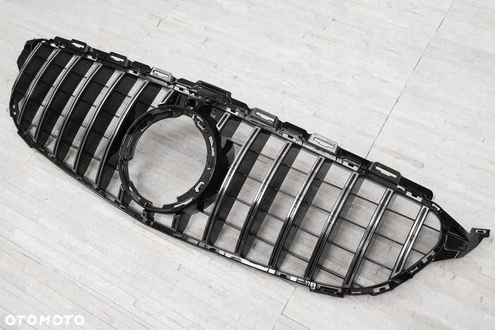 mercedes c-class w205 2019+ z kamerą grill gt panamericana srebrny - 6