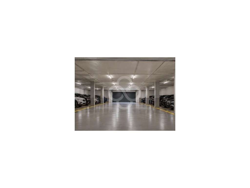 Garagem com 27 lugares de estacionamento em Sacavém, próximo de ser... - Grande imagem: 4/8