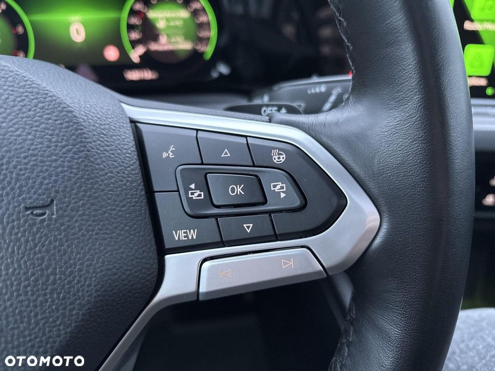 Volkswagen Golf - 18