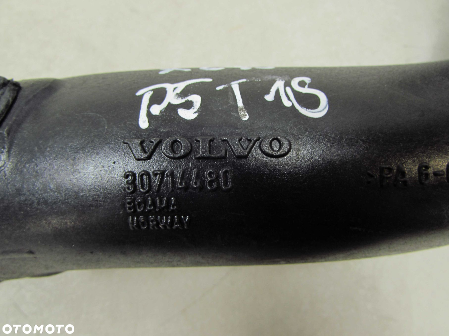 VOLVO XC90 2.4 D5 RURA PRZEWOD POWIETRZA DOLOT 30714480 30714479 06- - 7