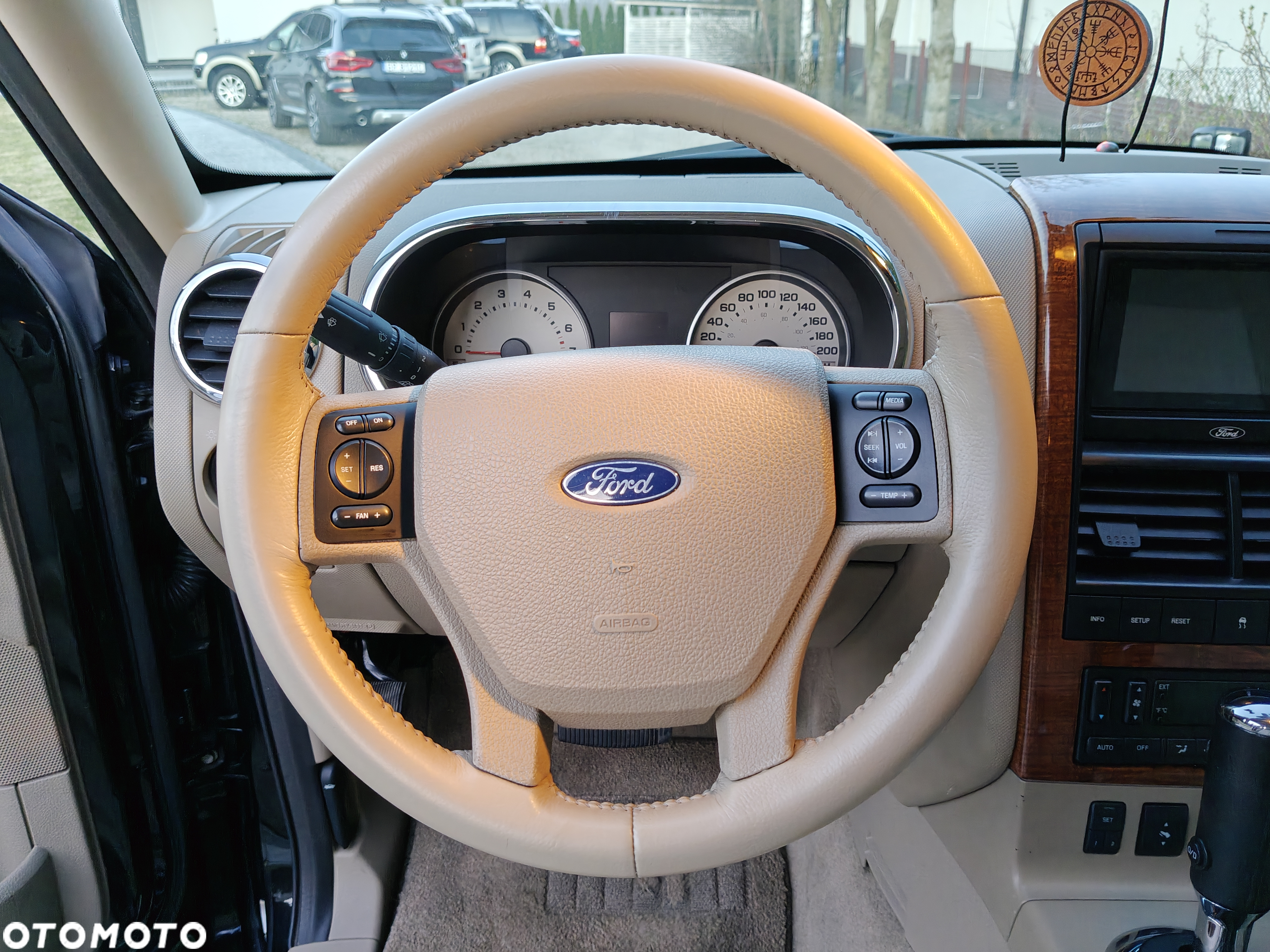 Ford Explorer 4.6 4WD - 11