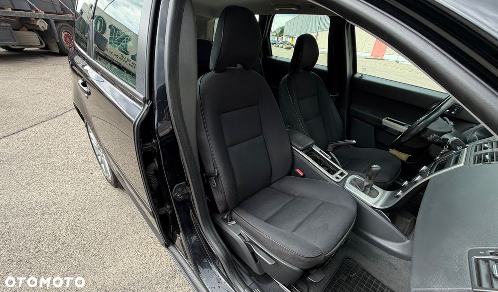 Volvo V50 2.0D Momentum - 18
