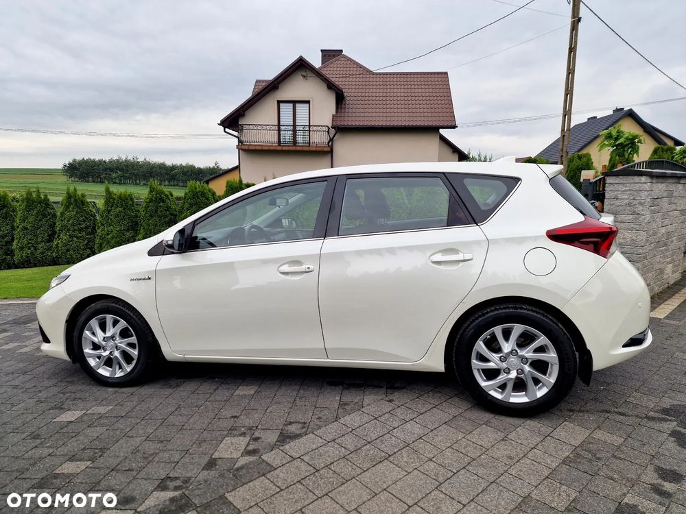 Toyota Auris Hybrid 135 Premium - 10
